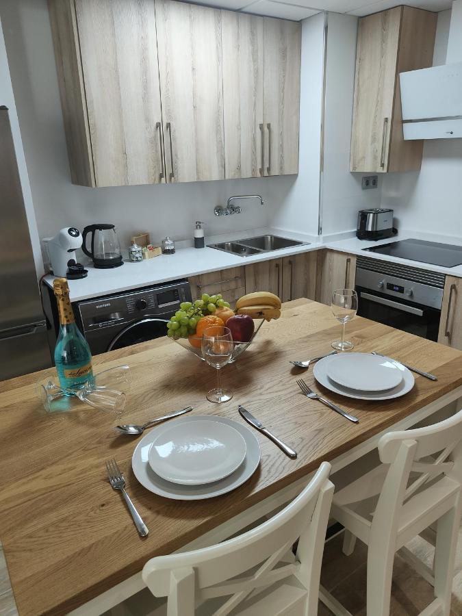 City Central Apartment With Large Patio By Namaste Elite トレモリノス エクステリア 写真