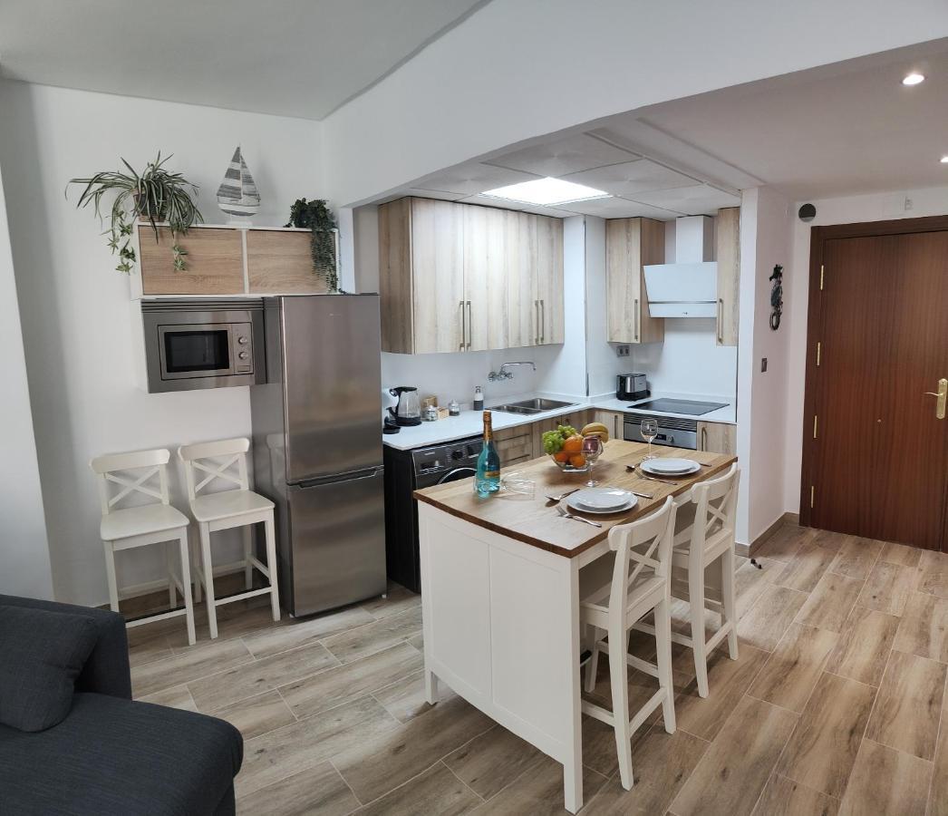 City Central Apartment With Large Patio By Namaste Elite トレモリノス エクステリア 写真